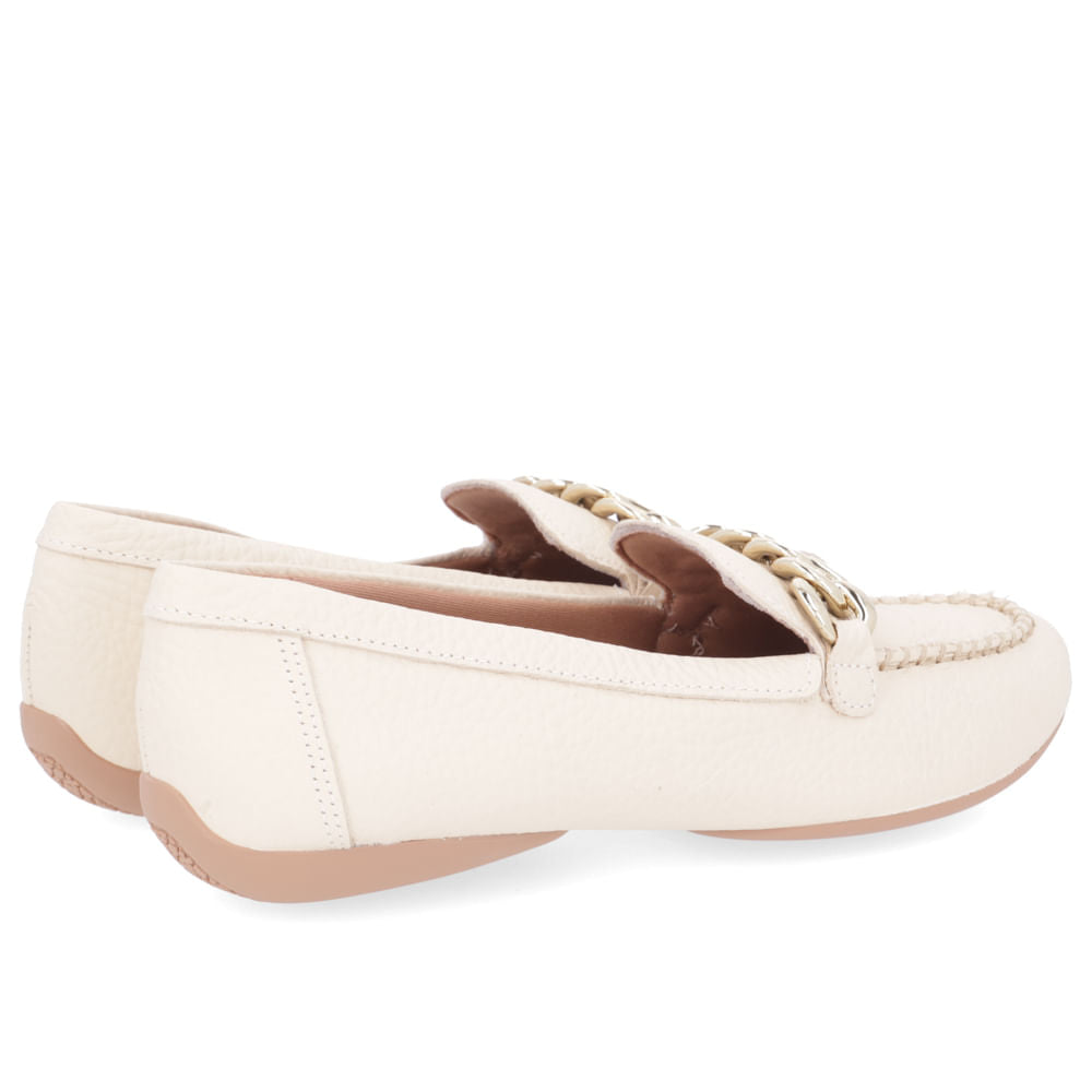 Mocassim Bege Couro Enfeite Corrente